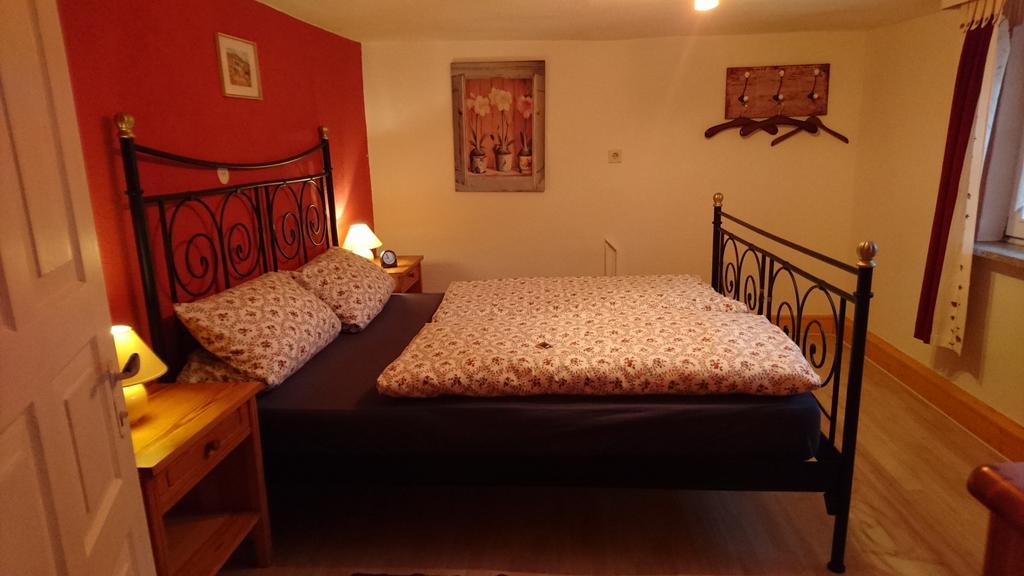 Ferienhaus Vom Bahratal Hausen  Bagian luar foto